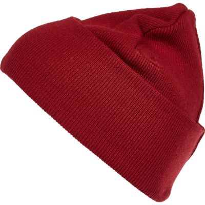 Red chunky knit beanie